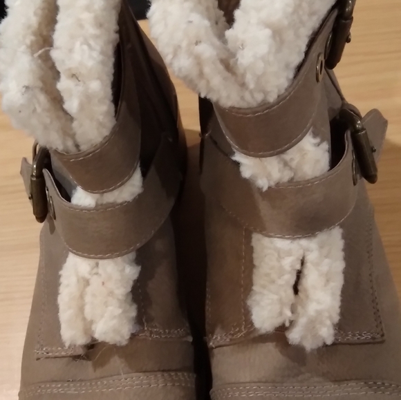 Boots - Picture 2 of 3